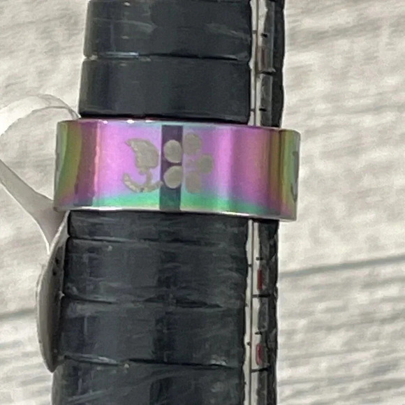 Stainless steel band Ring US size 6/size 17 UK rainbow with flower design - Picture 9 of 9